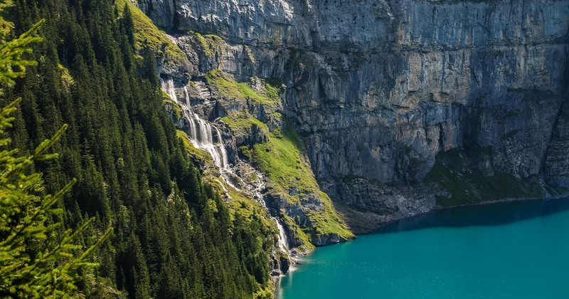 Les cascades et les lacs : attention au calendrier
