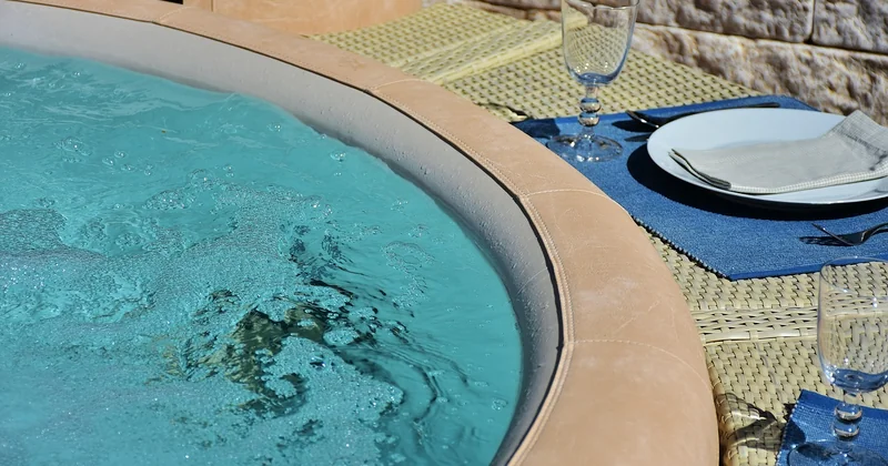 Hôtel pour une journée en amoureux avec jacuzzi : ce qu'il faut savoir