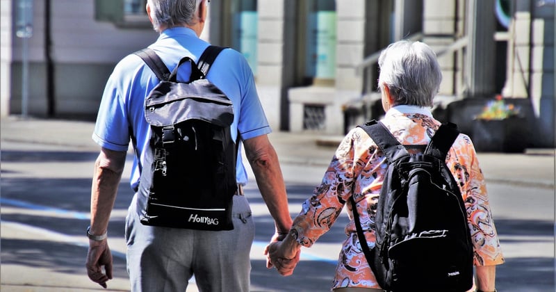 Rencontrer des gens en voyageant seul : les meilleures astuces pour créer du lien